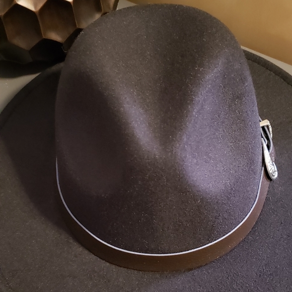 Black Classic Hat - Picture 5 of 5